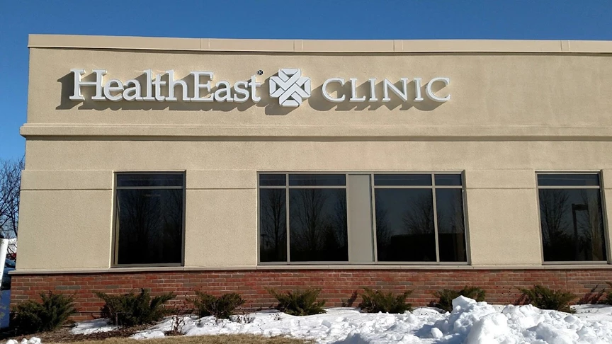 Exterior Dimensional Backlit Lettering_HealthEast Clinic_Woodbury